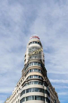 Low angle view of the iconic Capitol Building in Gran Via avenue in Madrid Fotos de archivo