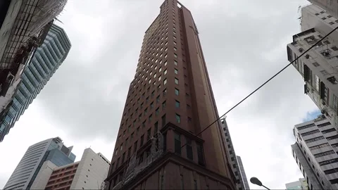 Low Angle View, Methodist House, Skyscrapers, Wan Chai, Hong Kong Vidéo 259647967