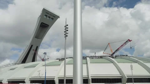 Low Angle View of the Montreal Olympic Stadium Tower, Quebec, Canada Vidéo 336947502