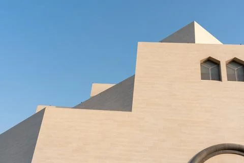 Low angle view of Museum of Islamic Art building in Doha Qatar  Stockfoto's