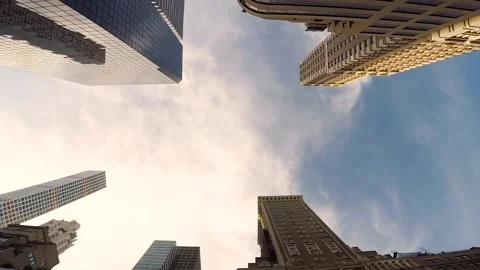 Low Angle View of New York City Skyscrapers, Looking Up at Manhattan Skyline Vidéo 341738670
