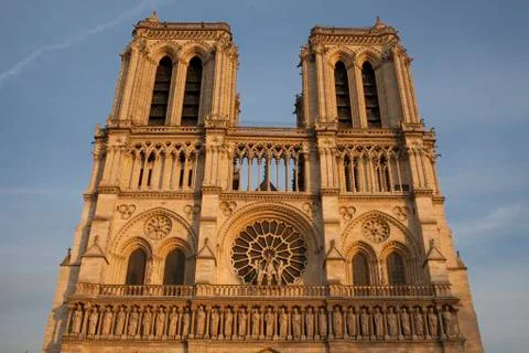 Low angle view of Notre Dame cathedral, Paris, Ile-de-France, France 스톡 사진