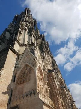 Low Angle View of Notre Dame Cathedral Spire in Reims 库存照片