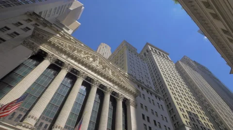 Low angle view of NYC Stock Exchange building exterior Stock Footage 52141120