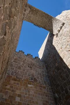 Low angle view of the Puerta de San Vicente at the Walls of Ávila, Spain Foto stock