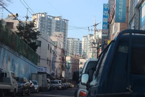 Low Angle View of Skyscraper Building Stock Photos