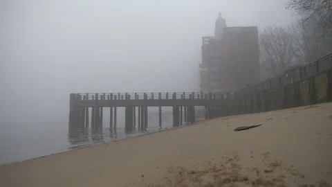 A low angle view of Thames River in the foggy weather. Stock Footage 120380030