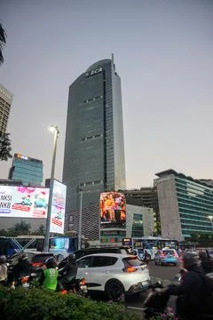 Low angle view of the towering Menara BCA skyscraper in the central business Stock-Fotos