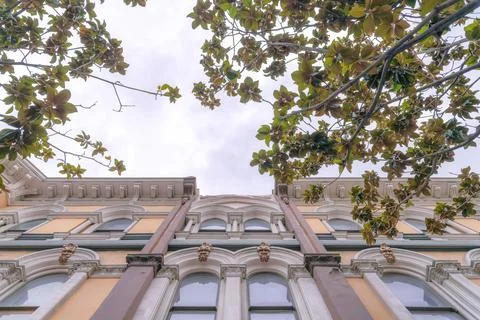 Low angle view of a victorian style townhouse building at Silicon Valley, San Fotos de archivo