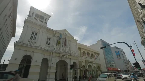 Low Angle to Wide Angle Shot of RBS Bank Building in Georgetown, Malaysia Video stock 48139997