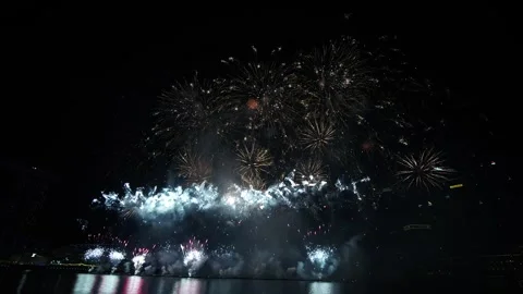 Low Angle Wide Shot of Fireworks Festival at Marina Bay, Singapore Stock Footage 273693985