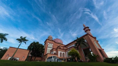 Low Angled Timelapse Shot of a Beautiful Mosque and Drifting Clouds Video stock 51747138