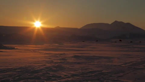 Low Arctic Sun Over Ice (HD, 24fps) Stock Footage 326951986