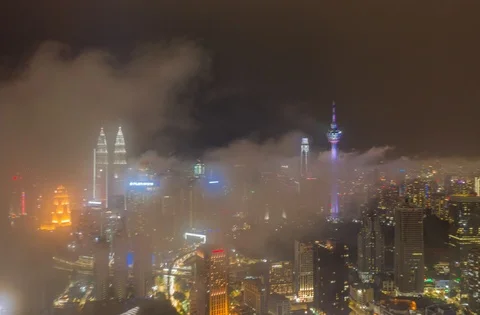 Low Cloud over the city Stock Footage 122686320