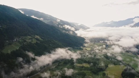 Low clouds in the Alpine valley Video stock 123335831
