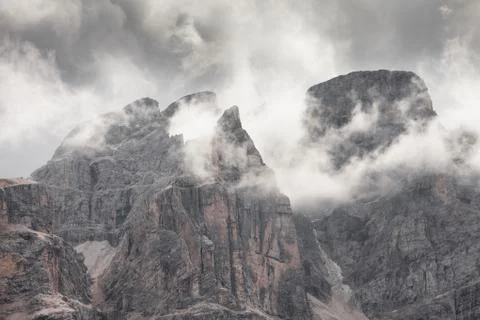 Low clouds among  the Piz Duleda Puez Group peaks in Dolomites area Stock-Fotos