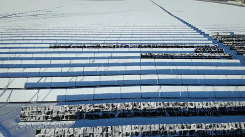 Low efficiency solar panels during winter time in northern hemisphere 库存影片 218450896