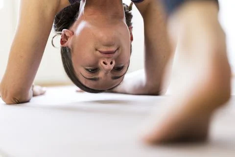Low-Level Close-Up Downward-Facing Dog (Adho Mukha Svanasana) Fotos de archivo