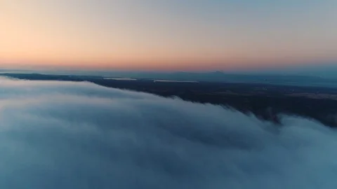 Low Lying Clouds Aerial Vídeos de archivo 77334742