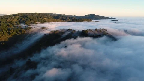 Low Lying Clouds Aerial Vidéo 77409829