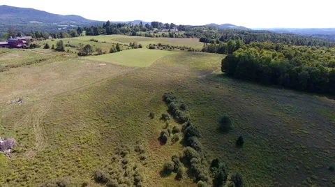 Low pass over Fields in the Northeast Kingdom of Vermont Stockbeeldmateriaal 67509616