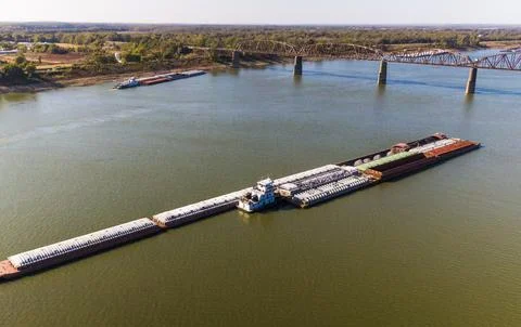Low river levels affect global shipping of grains and coal, Cairo, USA - 20 Oct  Stock Photos