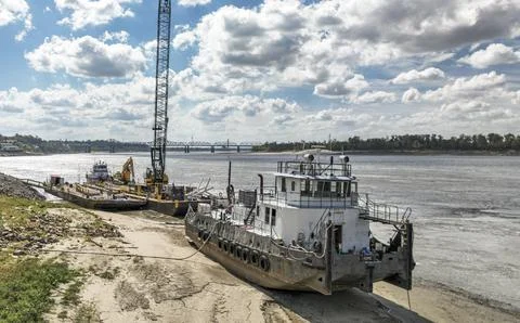 Low river levels affect global shipping of grains and coal, Greenwood, USA - 22  Stock Photos