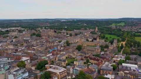 Low shot over Oxford Centre Aerial shot UK Stock-Footage 337959371