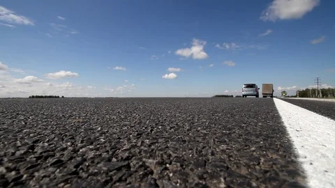 Low Traffic on road Stockbeeldmateriaal 74103754