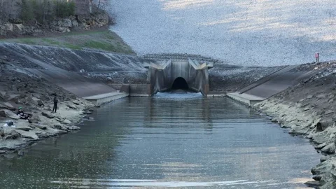 Low Water Flow Behind Nolin River Dam in Kentucky Video stock 75453613