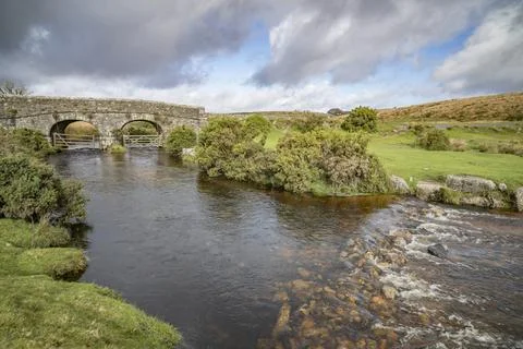 Lower Cherry Brook stone bridge and pretty stream Foto stock