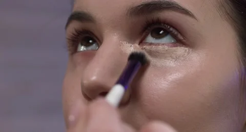 Lower eyelid makeup Stock Footage 149249409