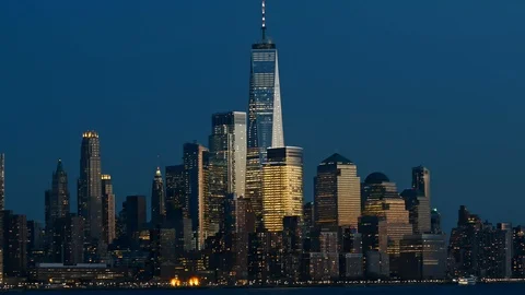 Lower Manhattan skyline at Night 스톡 동영상 113235533