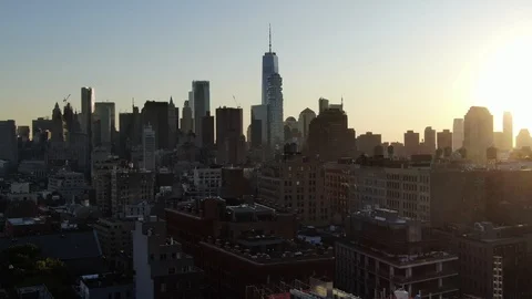 Lower Manhattan skyline at sunset seen from Greenwich Village Vidéo 118020844