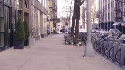 Lower Manhattan - Spring Street Sidewalk Vídeo Stock 296675119