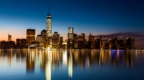 Lower Manhattan in transition from night to day Video stock 49269569