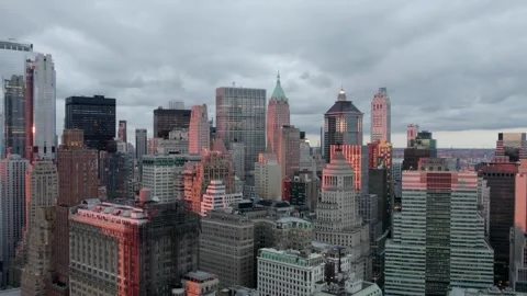 Lower Manhattan Waterfront and One World Trade Center Vídeo Stock 331331443
