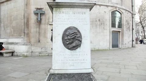 Lower Samuel Johnson statue by St Clement Danes church Stock Footage 38462841