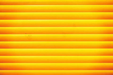 Lowered horizontal aluminum blinds. Changed color scheme. Colorful background Ilustración de archivo