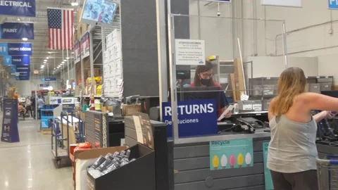 Lowe's Return Customer Service Area - Retailer 動画素材 140884841