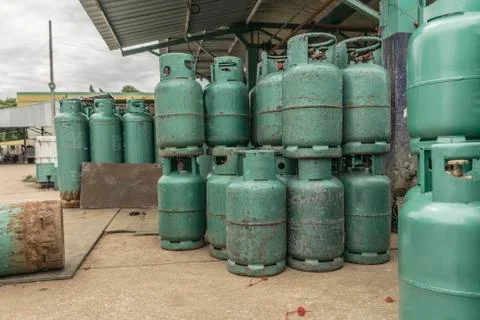 LPG gas bottle stack ready for sell, filling lpg gas bottle. Foto stock