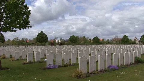 LS Rows of Commonwealth Soldier graves at Artillery Wood Cemetery in Belgium. Stock-Footage 98175964