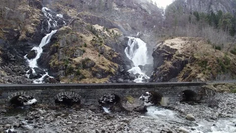The Ltefossen Waterfall Vídeo Stock 84639566