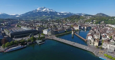 Lucerne trainstation and the Kappelbrücke Stockbeeldmateriaal 89944892