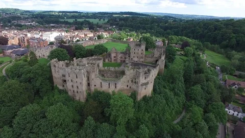 Ludlow Castle - fly in for outside the main castle walls Stock-Footage 97805330