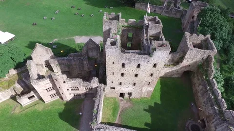 Ludlow Castle - the main keep Stock-Footage 97816677