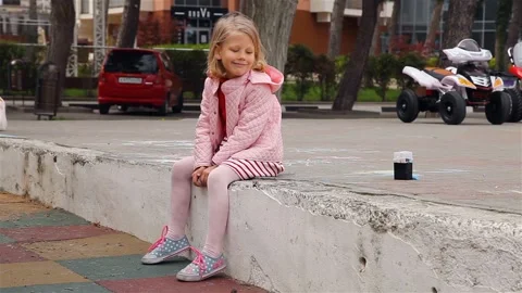 Ludmila children Linked Comp 45 Stockbeeldmateriaal 160302209