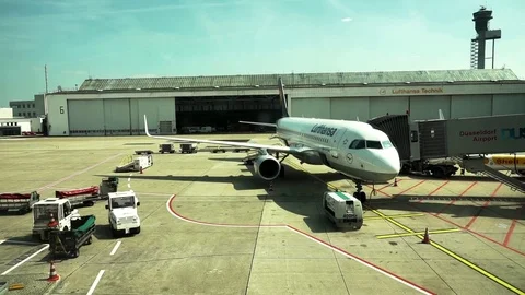 Lufhansa aircraft before flight Vídeo Stock 85241024