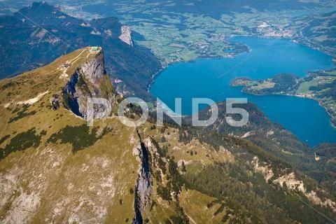 Luftaufnahme schafberg und mondsee Stock Photos