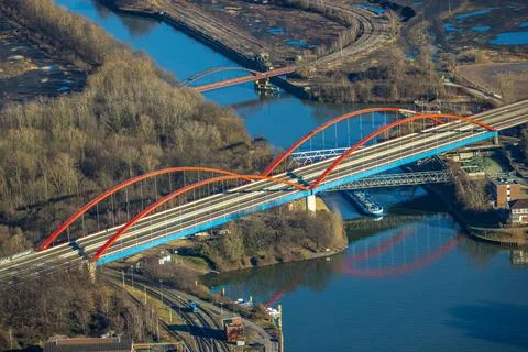  Luftbild, gesperrte Rhein-Herne-Kanalbrücke mit rotem Geländer, Autobahn . Stock Photos